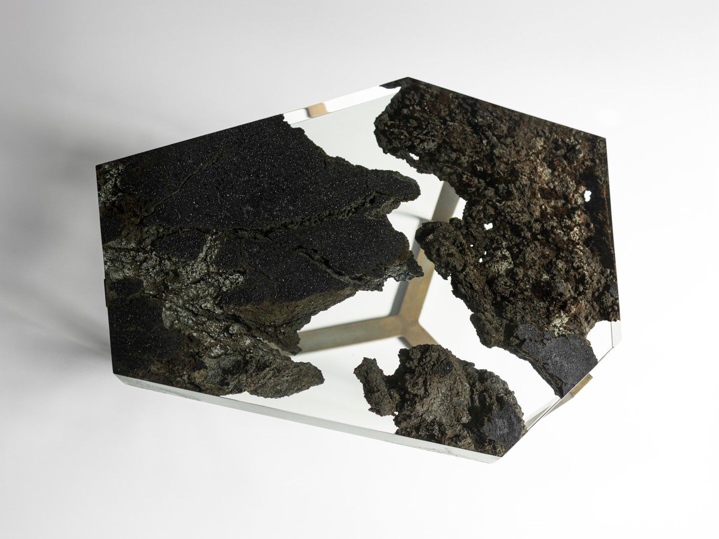 AEOLIE Lava stone and resin central coffee table