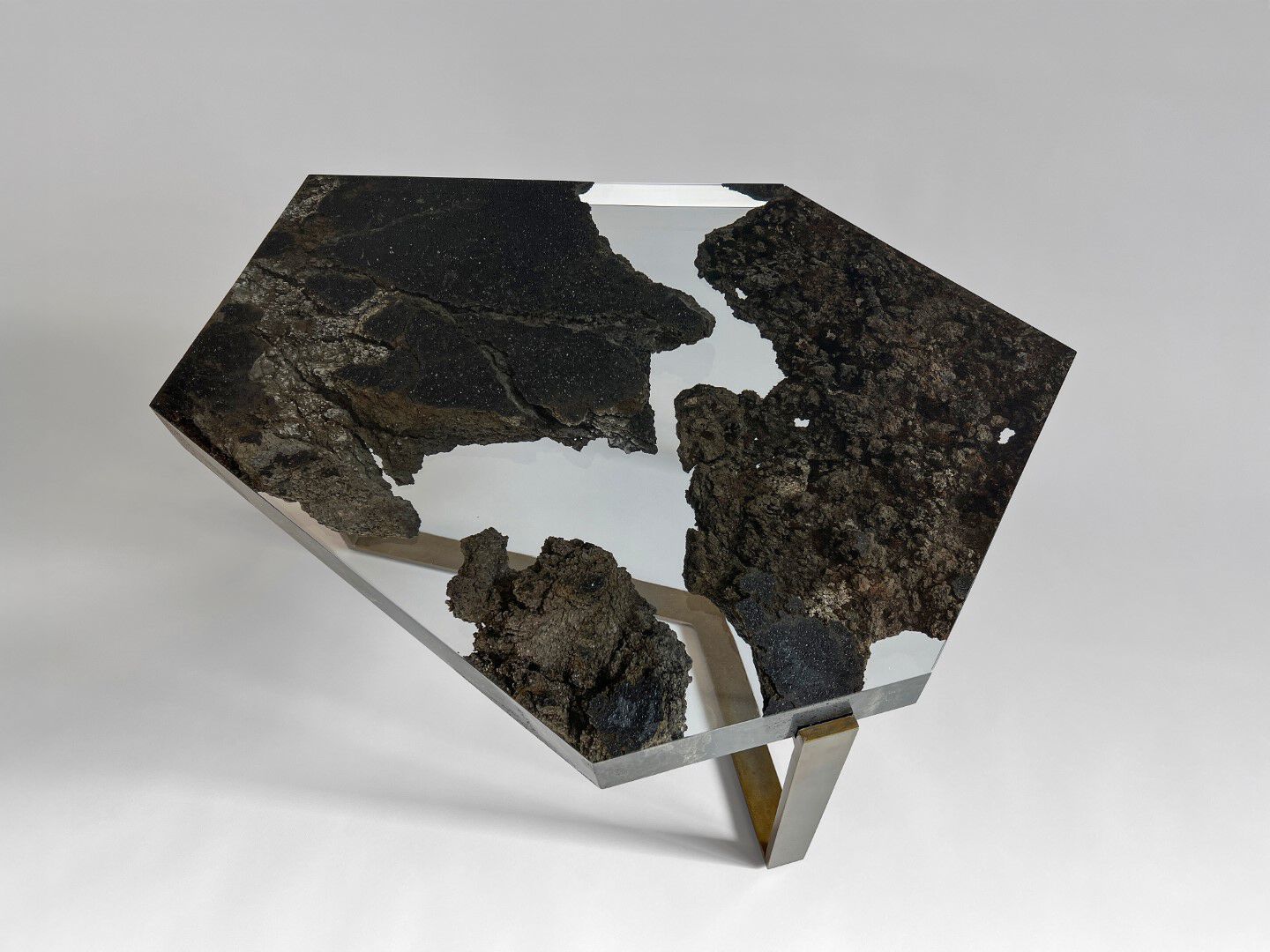 AEOLIE Lava stone and resin central coffee table