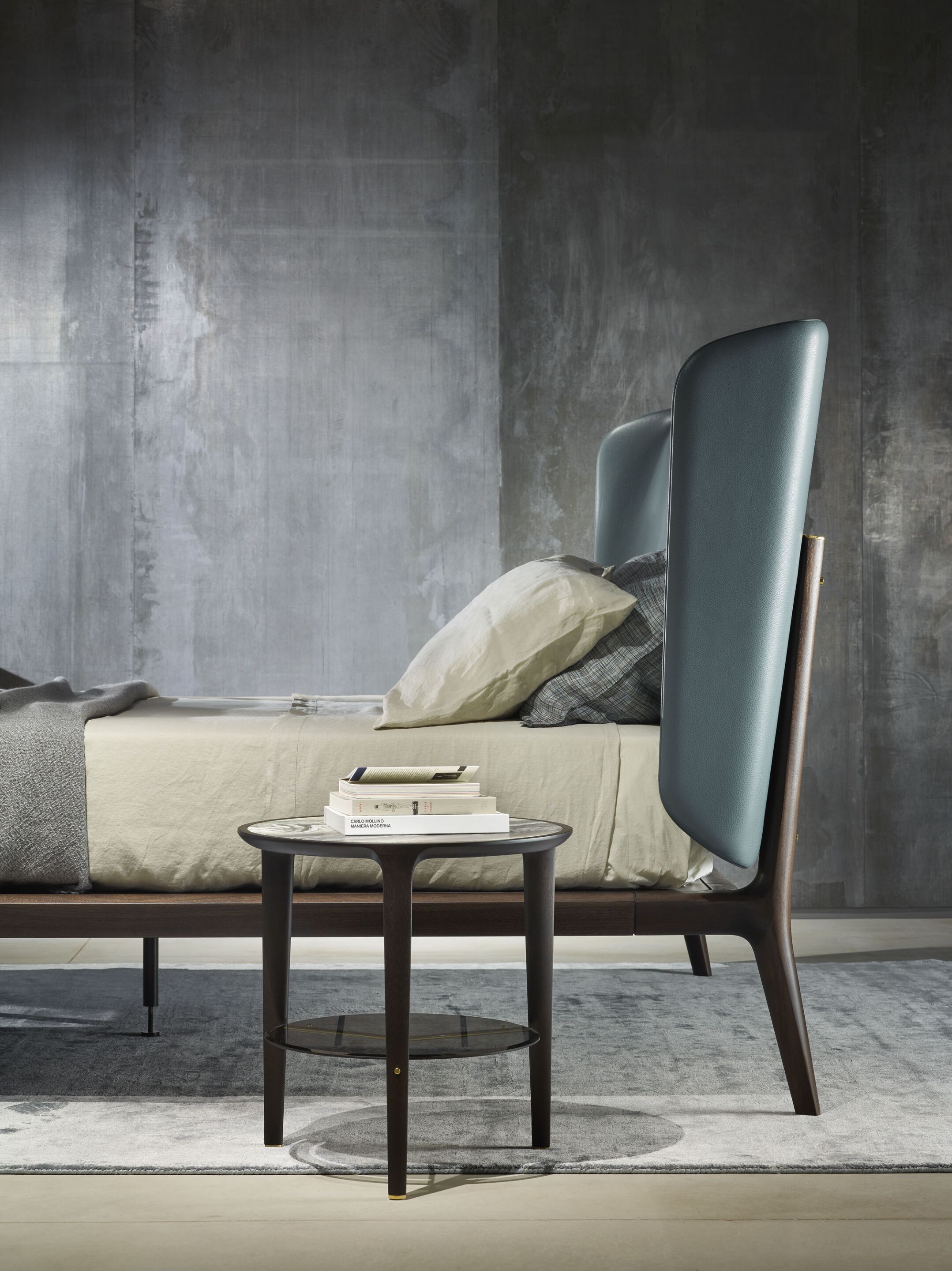 SWEET DREAMS Round high side table
