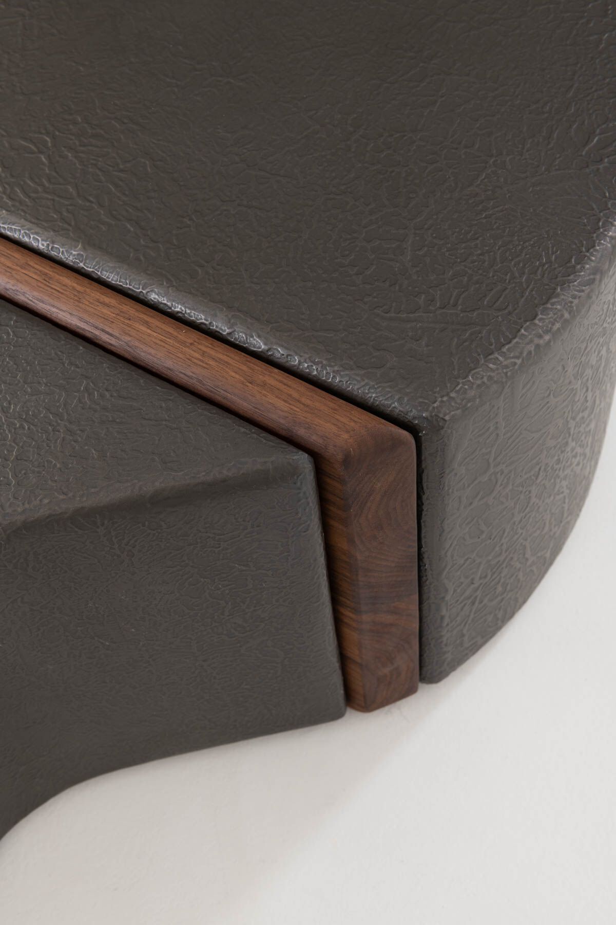 FLINT GRID LIQUID METAL Free form low coffee table