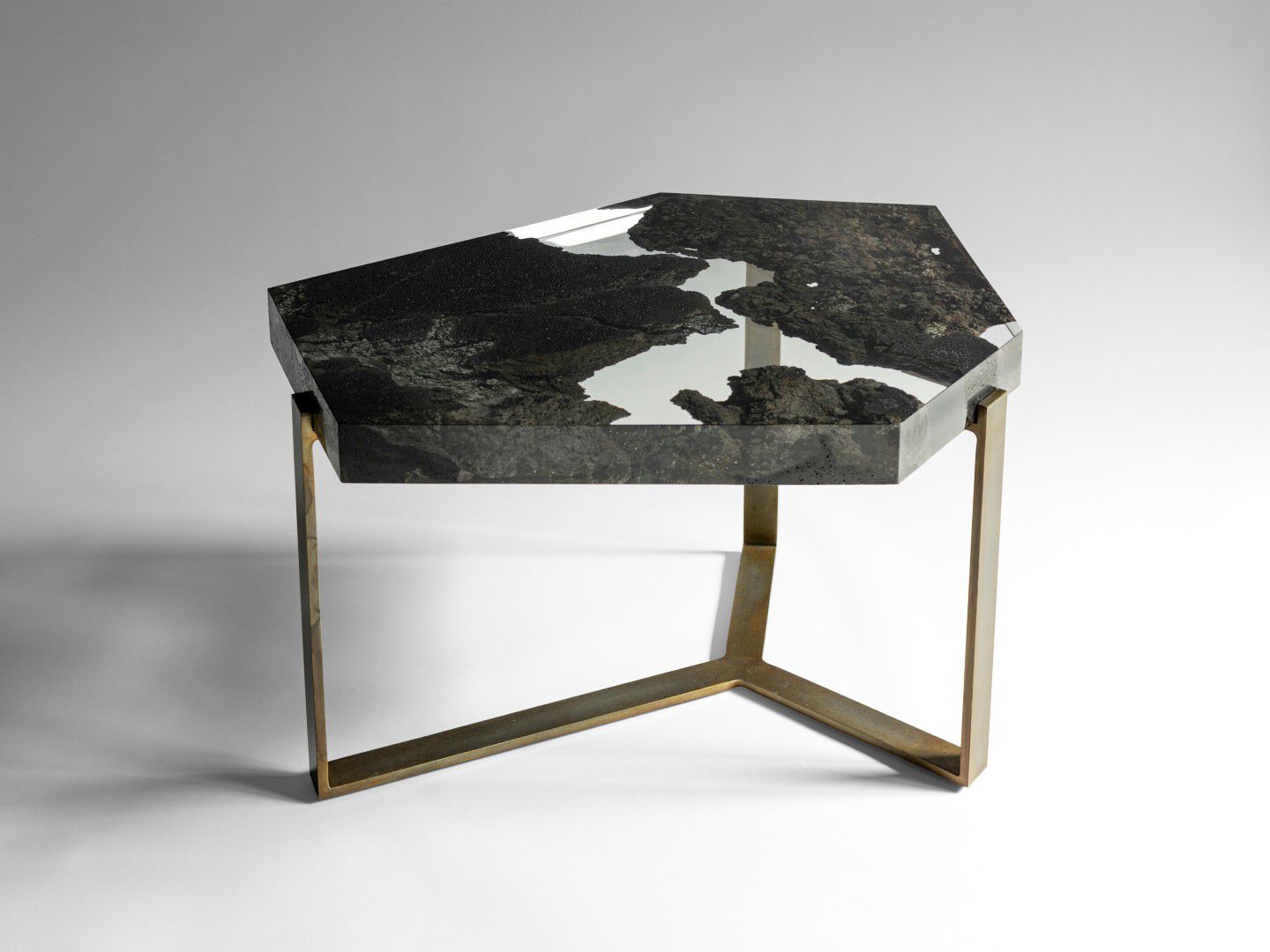 AEOLIE Lava stone and resin central coffee table