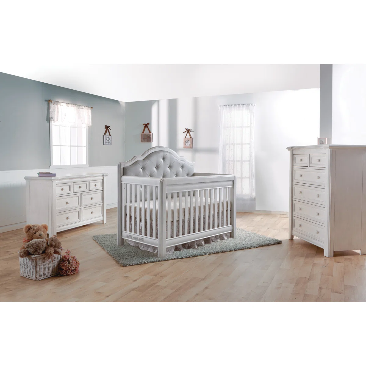 Avah Baby Crib – Classic Tufted Headboard