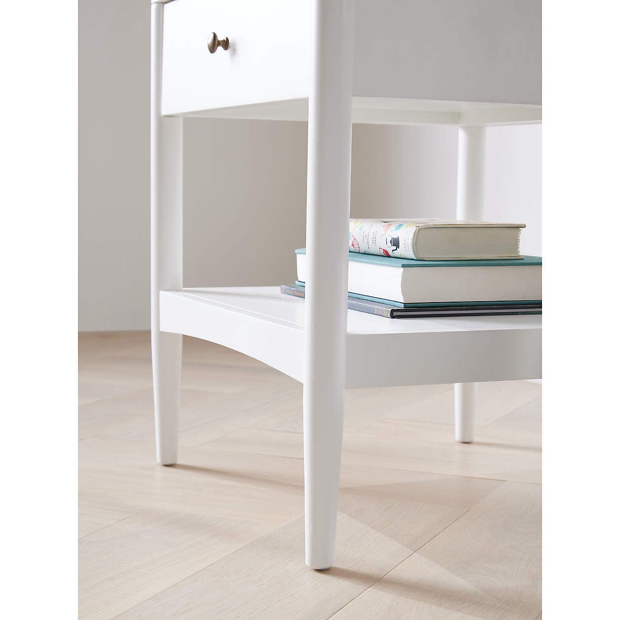 THE MODERN WHITE NIGHTSTAND– MODEL A2065