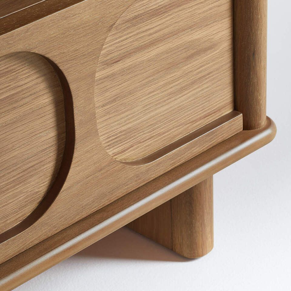 THE MOON NIGHTSTAND – MODEL A2067