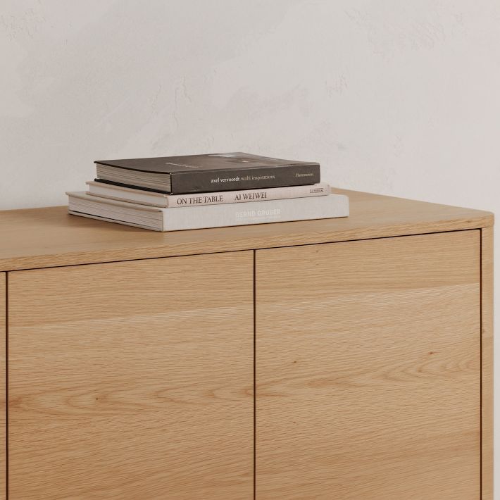 The Seamless Buffet – Model A2145