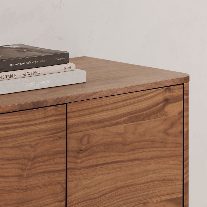 The Seamless Buffet – Model A2145